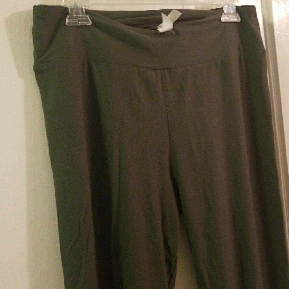 LulaRoe olive green tall & curvy leggings